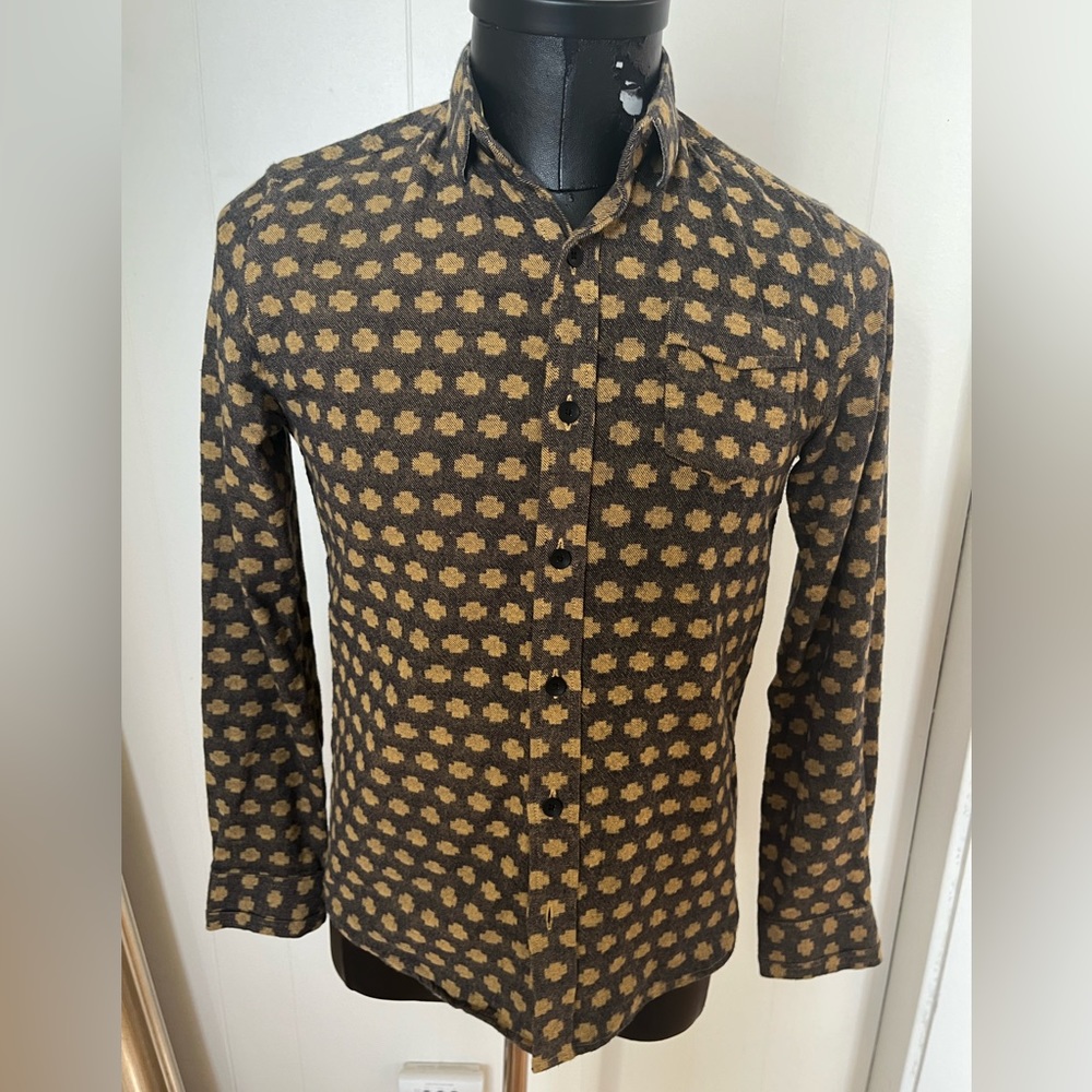 Descendant Of Thieves Shirt Men's Size S Color: Brown